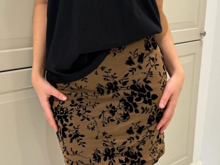 BYIC - Astaic Mesh Skirt A23742 - Bbfp Beige Black Flower Print For Sale