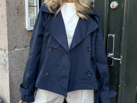 Forudbestilling - BYIC - Almaic Trenchcoat - Navy Supply